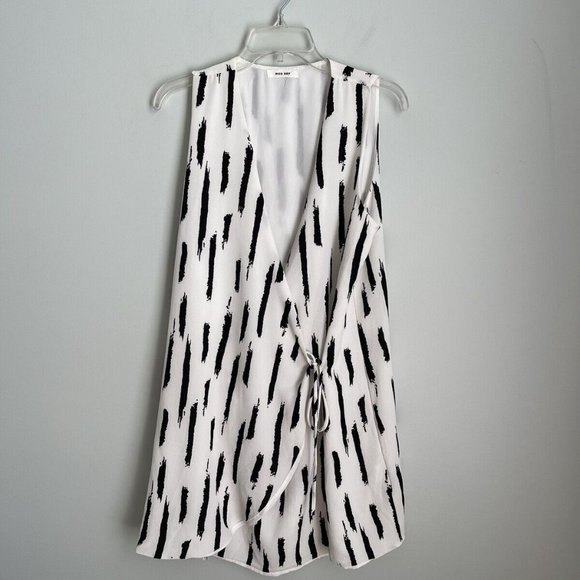 Mod Ref White Black Sleeveless Wrap Dress - Picture 1 of 5